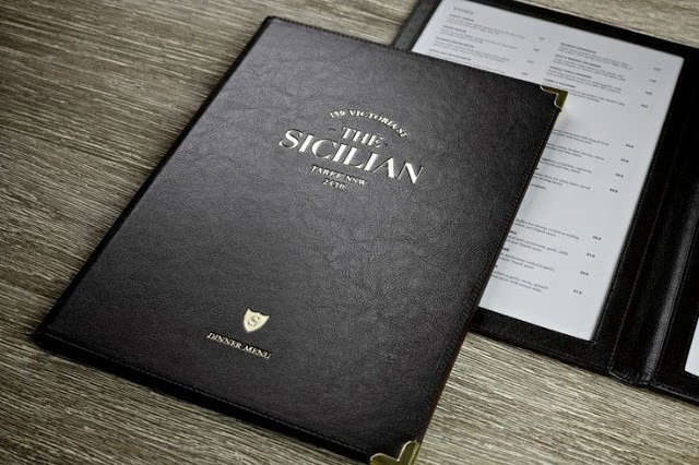 Bố cục điểm vàng trên menu nhà hàng