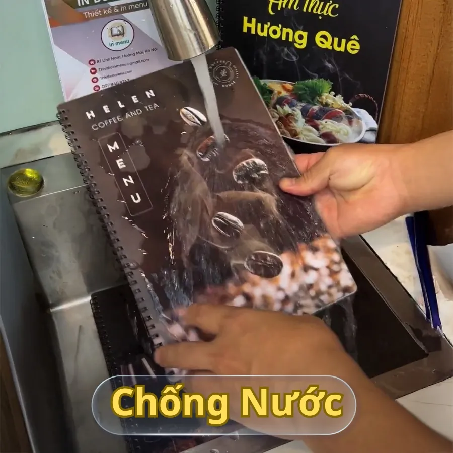 Top 5 Chất Liệu In Menu Phổ Biến, So Sánh & Sai Lầm Cần Tránh 6 Chất liệu in menu nhựa PVC chống nước – rửa trực tiếp dưới vòi nước tại Caki